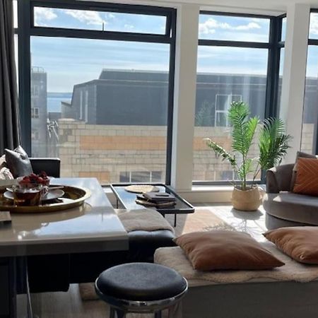 The Pad By The Beach Penthouse Apartment With Sunset And City Views 伯恩茅斯 外观 照片