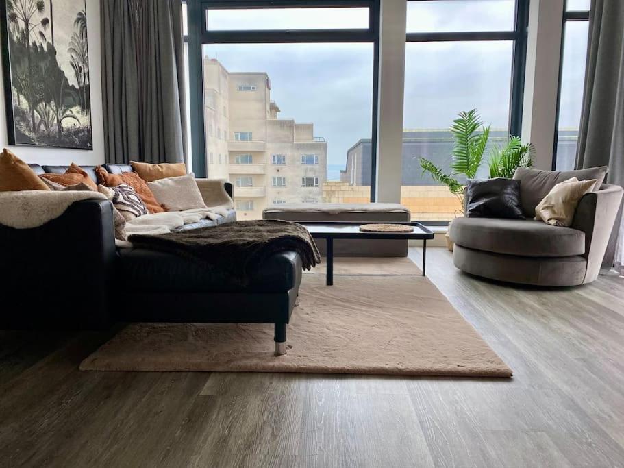 The Pad By The Beach Penthouse Apartment With Sunset And City Views 伯恩茅斯 外观 照片