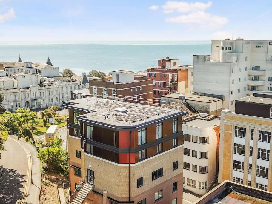 The Pad By The Beach Penthouse Apartment With Sunset And City Views 伯恩茅斯 外观 照片