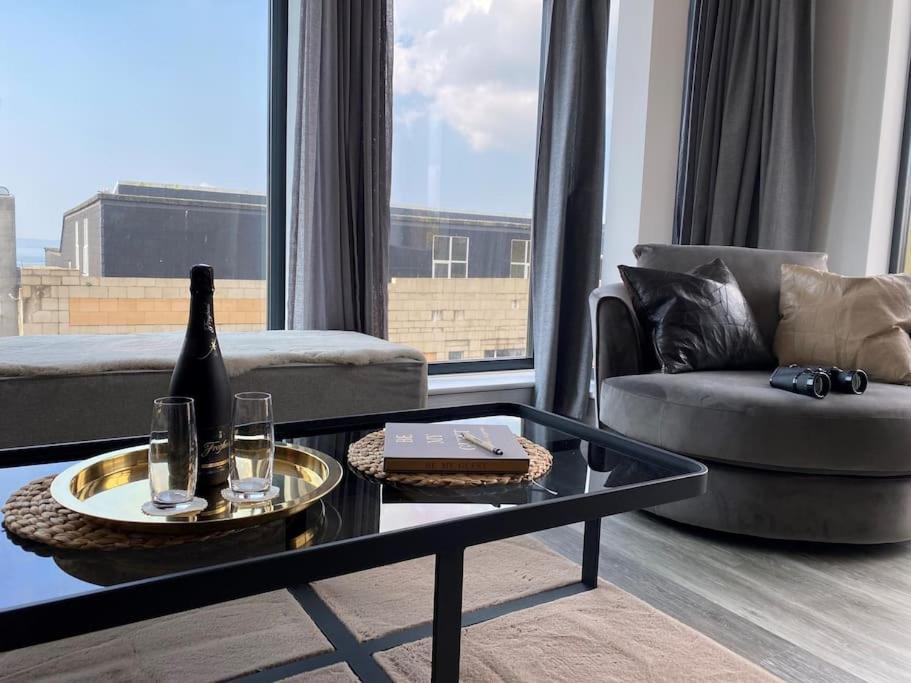 The Pad By The Beach Penthouse Apartment With Sunset And City Views 伯恩茅斯 外观 照片