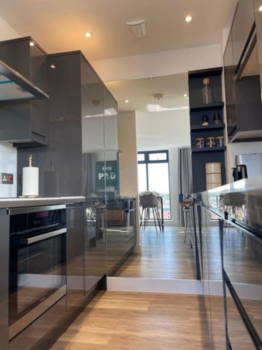 The Pad By The Beach Penthouse Apartment With Sunset And City Views 伯恩茅斯 外观 照片