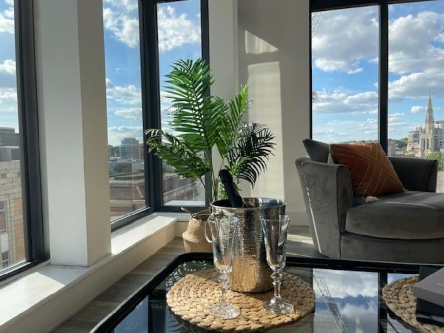 The Pad By The Beach Penthouse Apartment With Sunset And City Views 伯恩茅斯 外观 照片